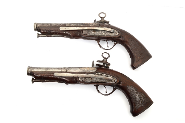 Pair of Belt Pistols with Patilla Style Miquelet Locks Barrels - detail 2