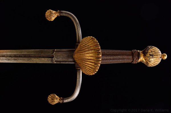 Order of Santiago Left-Hand Parrying Dagger - main view