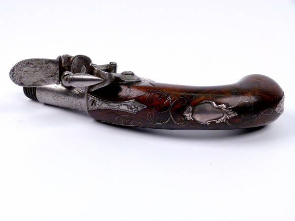 111-0010g_small.jpg